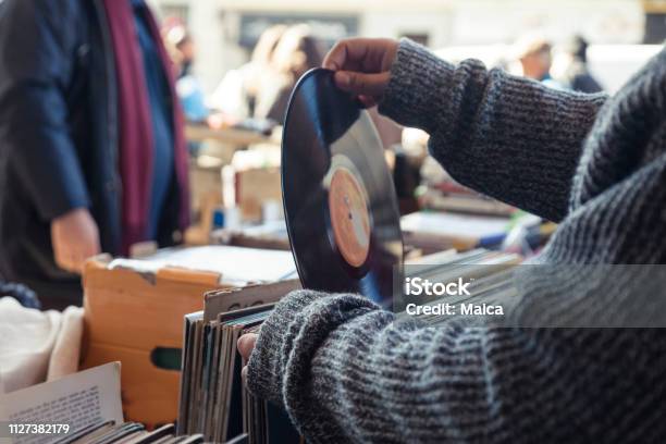 DOMENICA 5 NOVEMBRE - MOSTRA MERCATO DEL DISCO: VINILE, CD E DVD USATO E DA COLLEZIONE